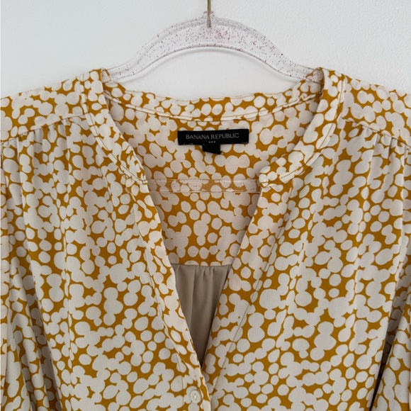 Banana Republic Long Sleeve Yellow and Cream Print Wrap Dress size M - Picture 4 of 8